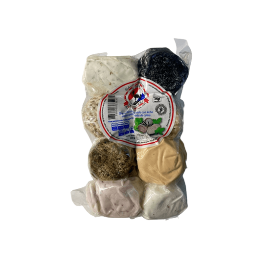 Imagen de Queso de cabra surtido de 8 sabores (cenizo, con nuez, con ajonjolí, con pimienta, con chipotle, apio con nuez, arándano con miel, y ajo con finas hierbas) La Grande Chèvre 480g